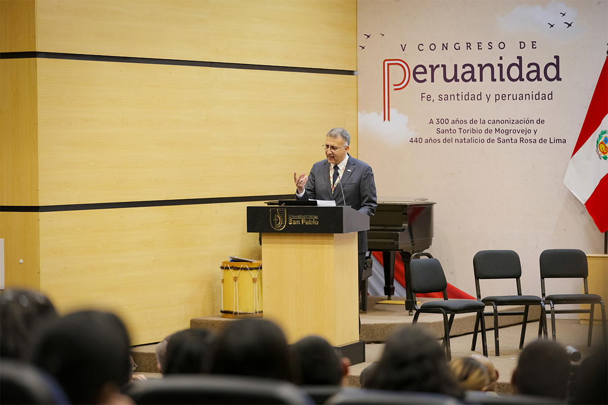 Alejandro Estenós enfatizó que la religión tiene el poder de integrar, sin anular la diversidad cultural.