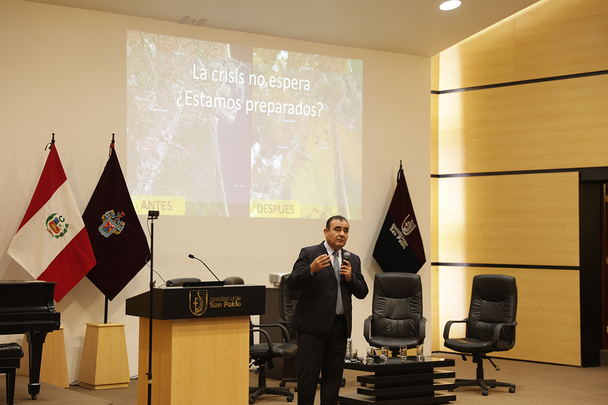 Jorge Abanto, presidente y fundador de Securances, expuso sobre las ventajas de la tecnología satelital para responder mejor ante eventos climáticos.