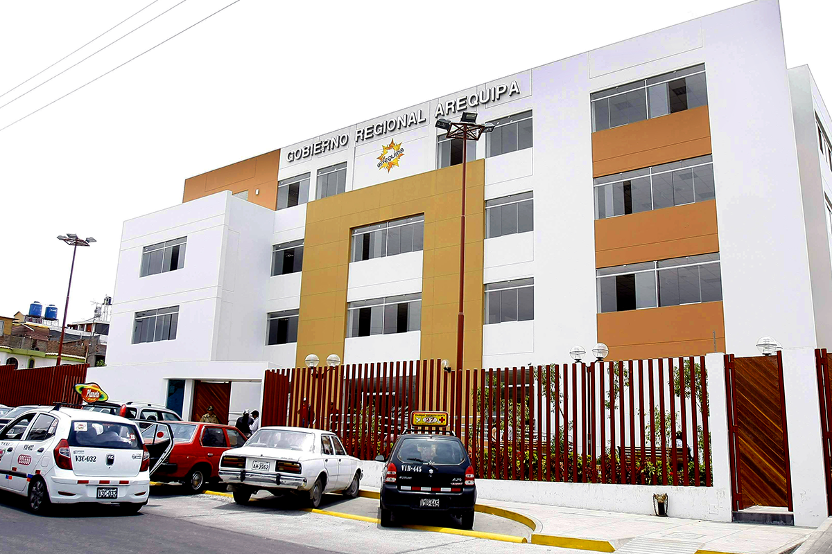 Las gestiones que estuvieron a cargo del Gobierno Regional de Arequipa, según Carlos Timaná, “carecen de ideas, iniciativas y resultados”.
