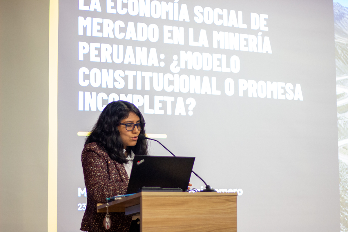 María Justiniani, docente del Departamento de Derecho y Ciencia Política de la UCSP, aclaró que sí existe una economía social de mercado.